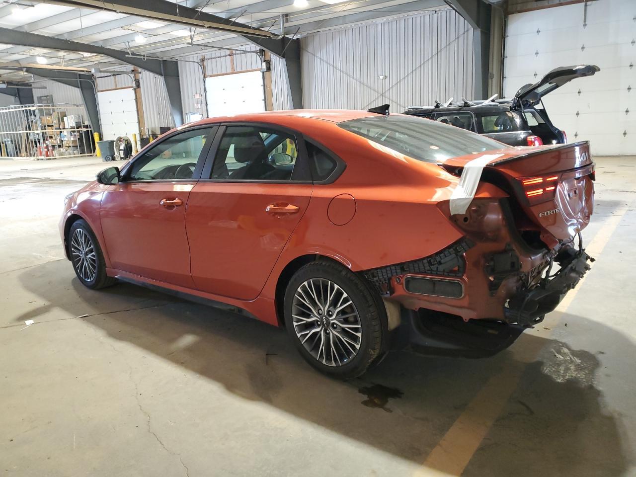 2022 Kia Forte Gt Line - Фото 2