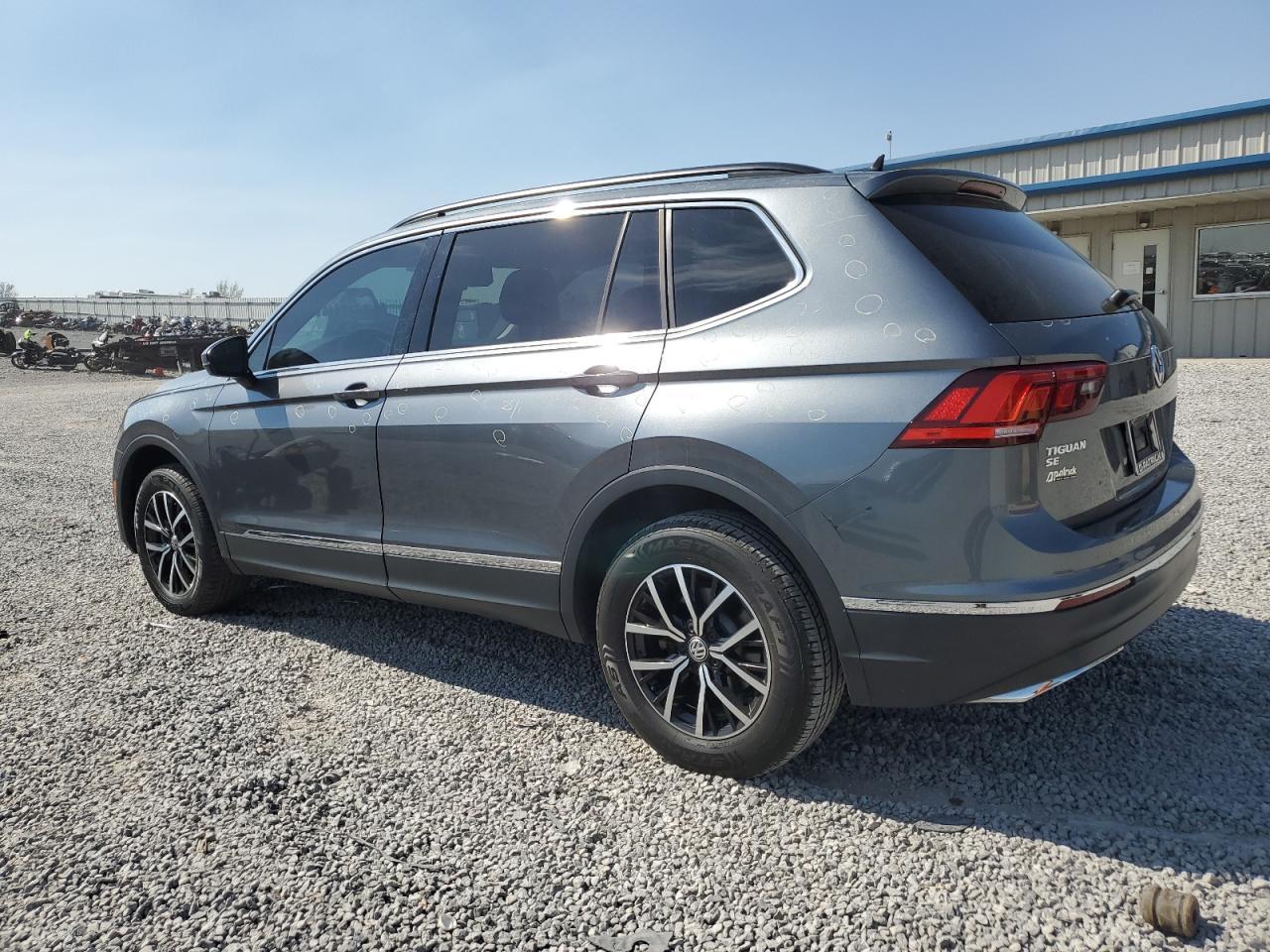 2021 Volkswagen Tiguan Se - Фото 2