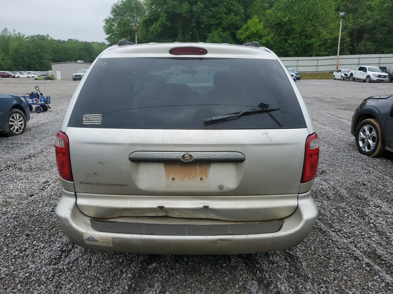 2005 Chrysler Town & Country - Фото 6