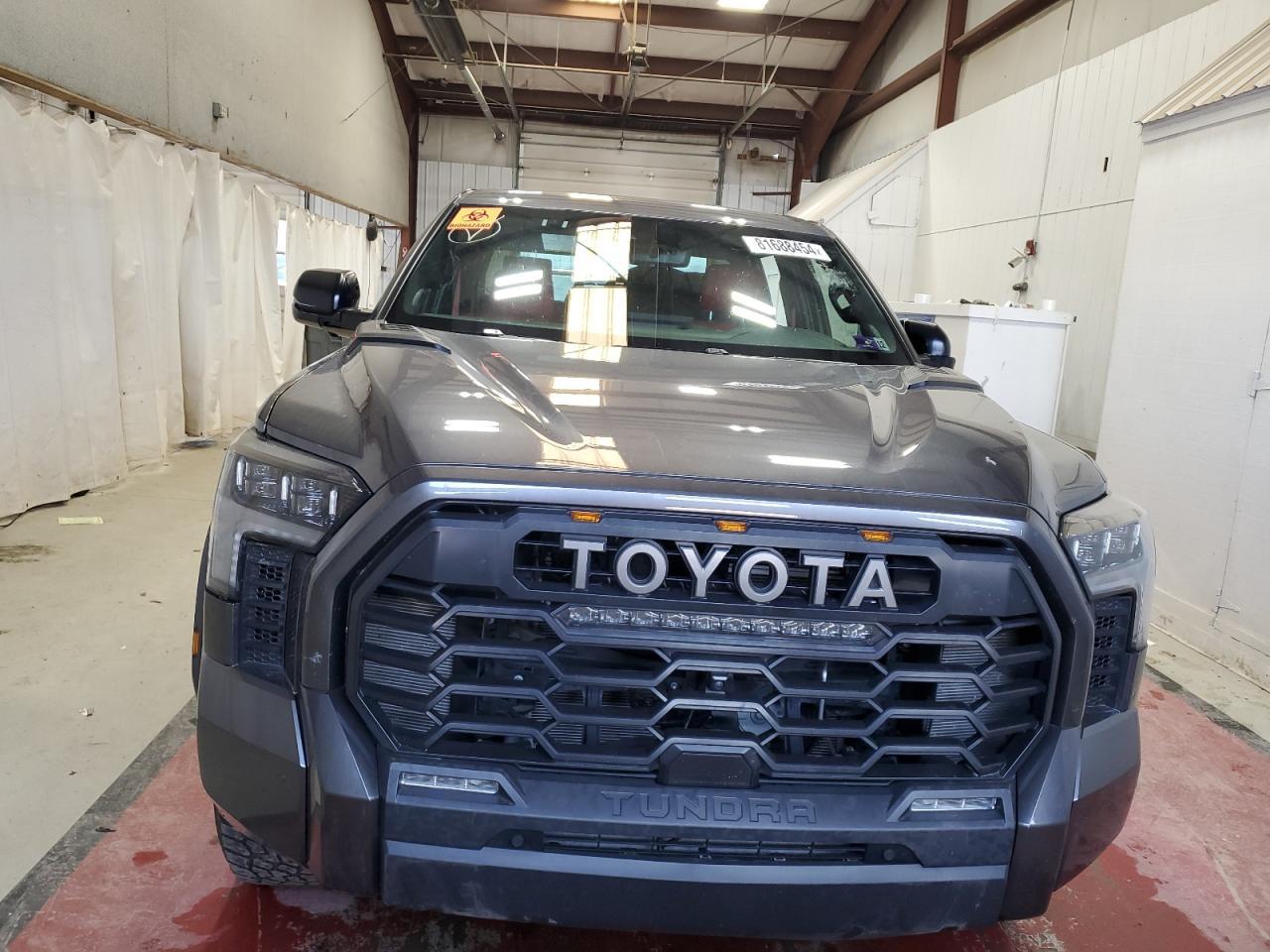 2024 Toyota Tundra Crewmax Limited - Image 5