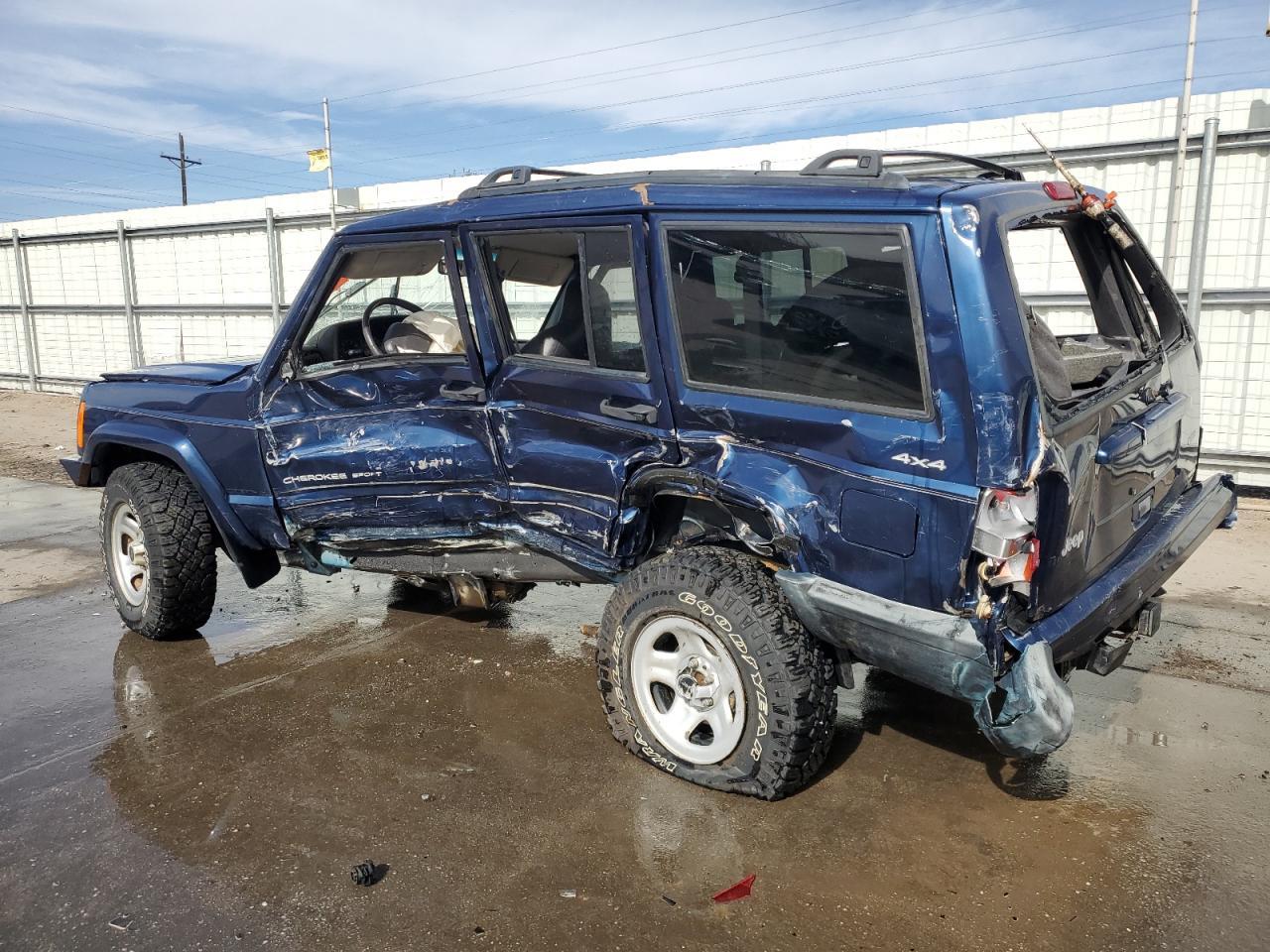 2000 Jeep Cherokee Sport - Image 2