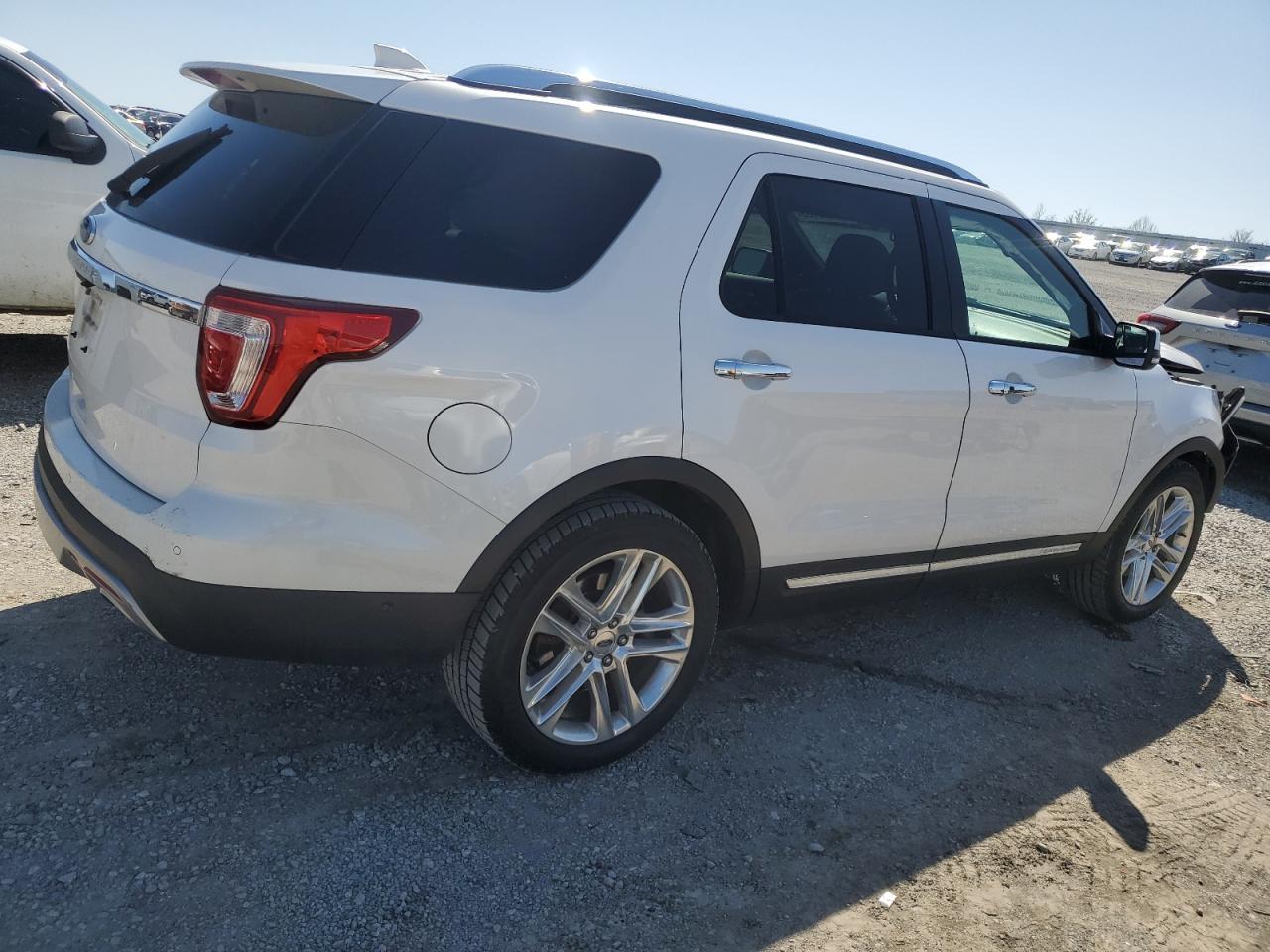 2017 Ford Explorer Limited - Image 3