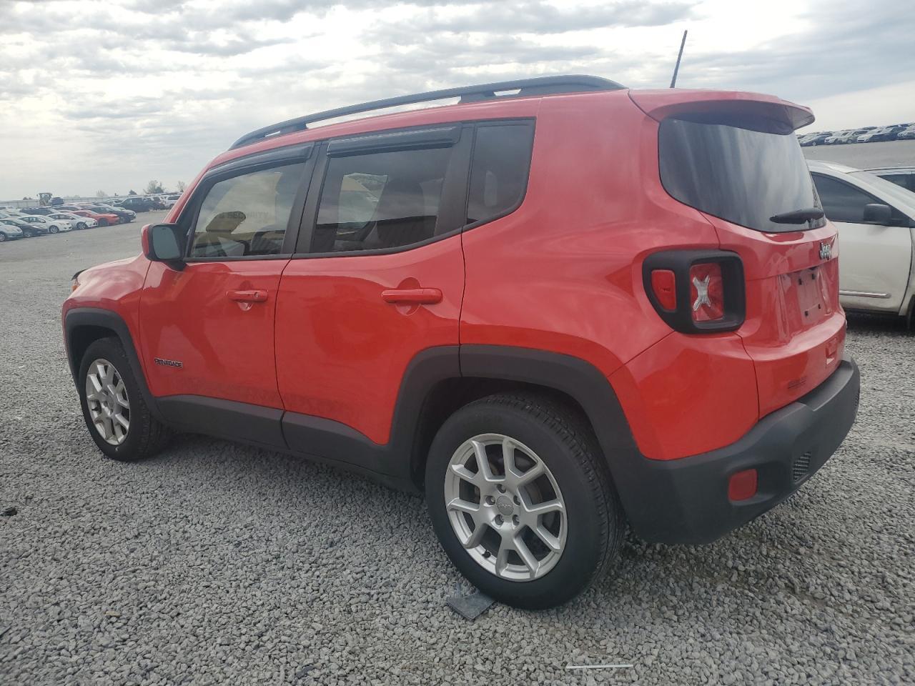 2019 Jeep Renegade Latitude - Image 2