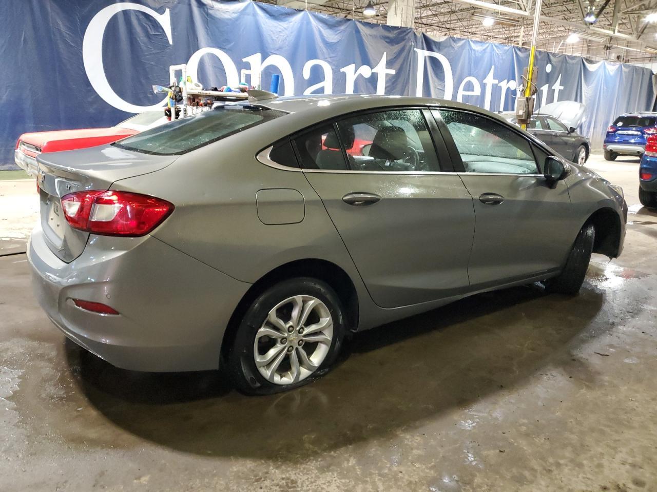 2019 Chevrolet Cruze Lt - Image 3