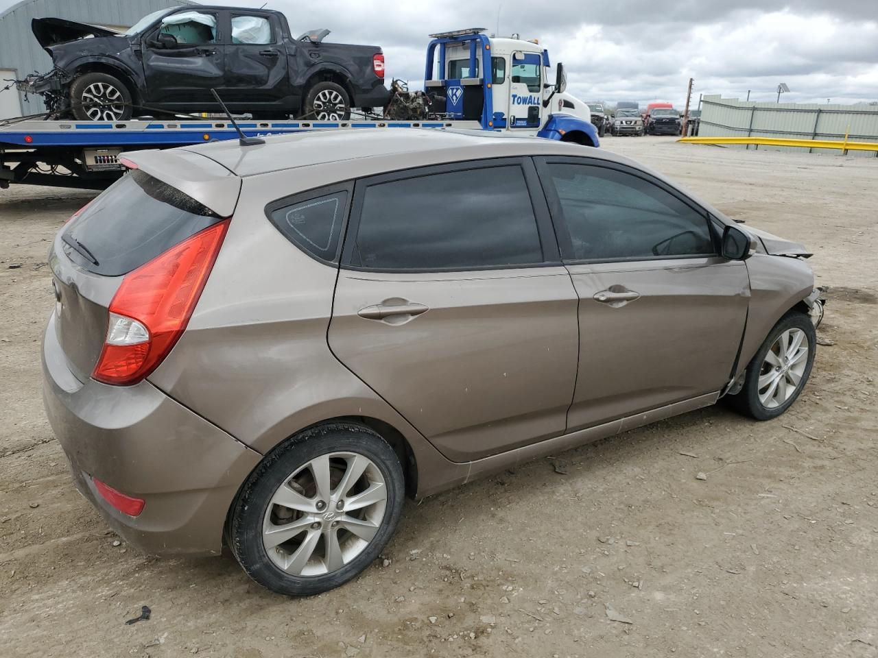 2014 Hyundai Accent Gls - Image 3