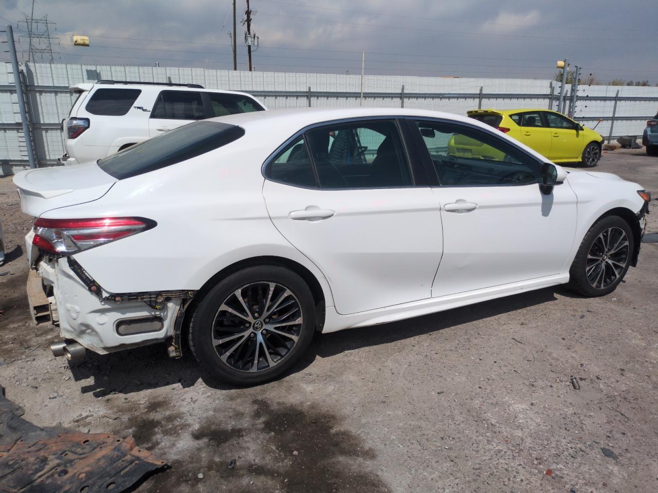 2018 Toyota Camry L - Фото 3