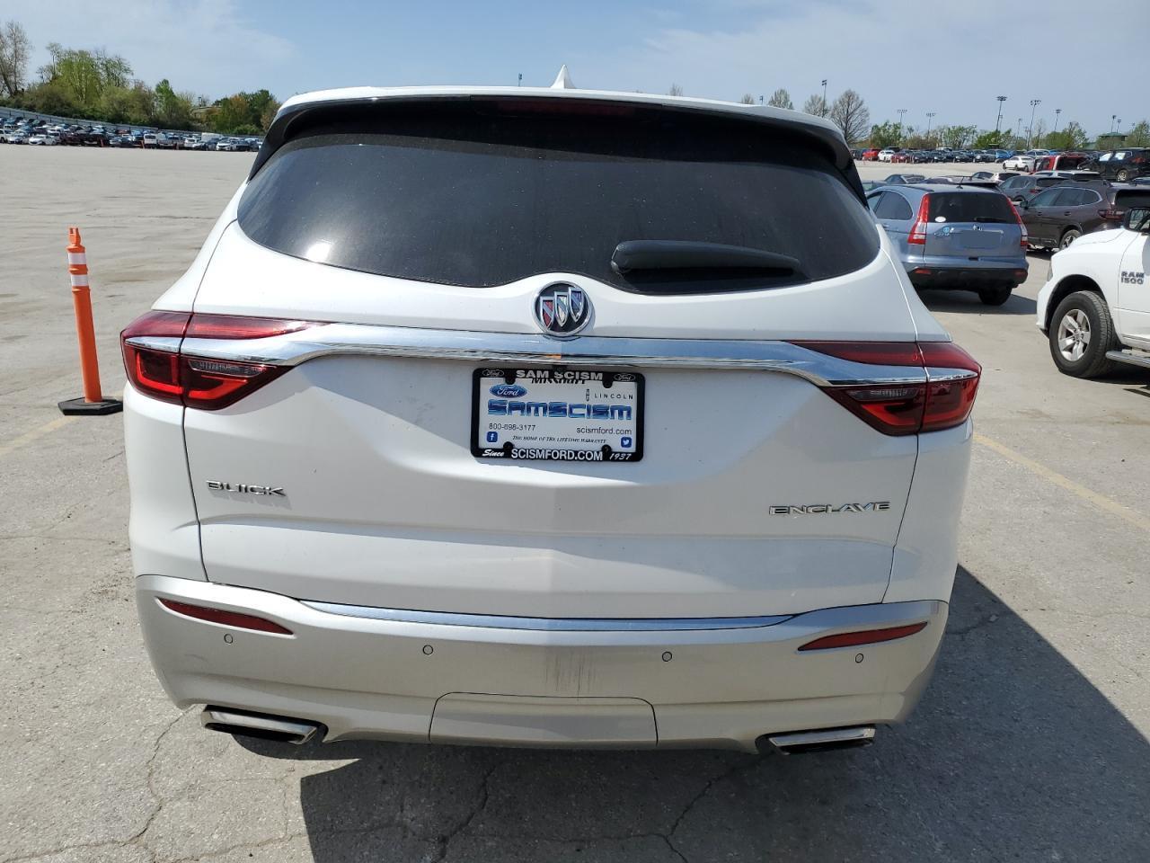 2018 Buick Enclave Essence - Image 6