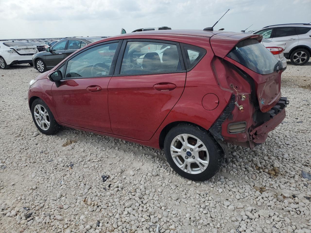 2014 Ford Fiesta Se - Фото 2