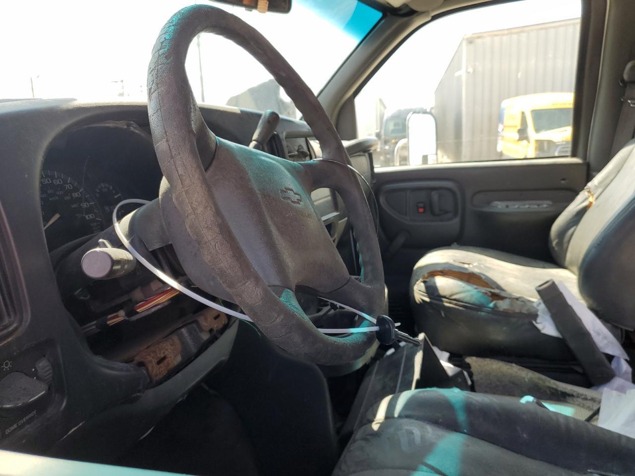 2002 Chevrolet Express G3500 - Image 7