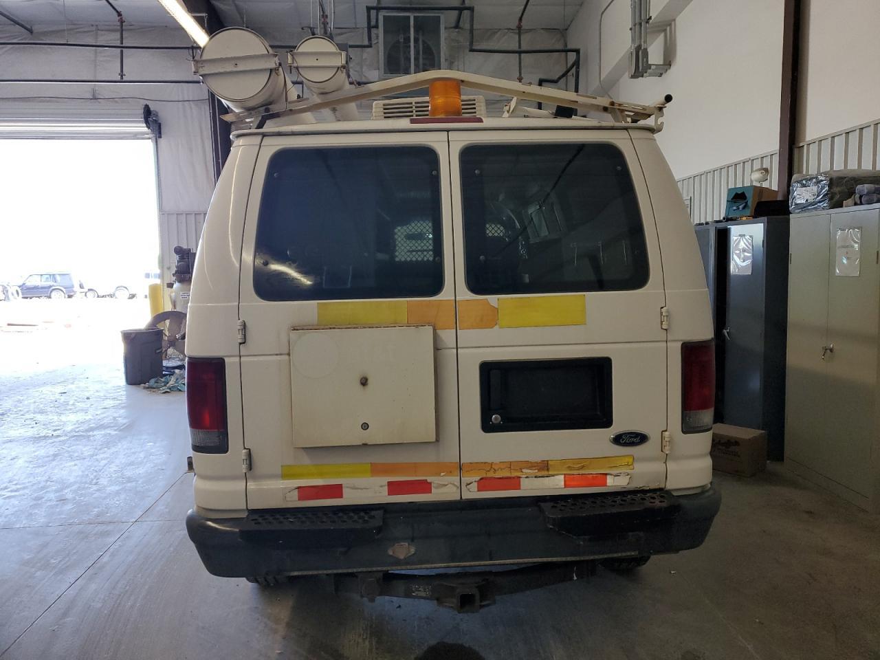 2008 Ford Econoline E350 Super Duty Van - Фото 6