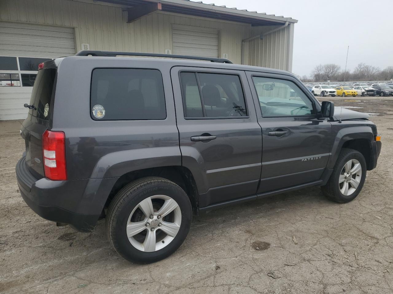 2016 Jeep Patriot Latitude - Image 3