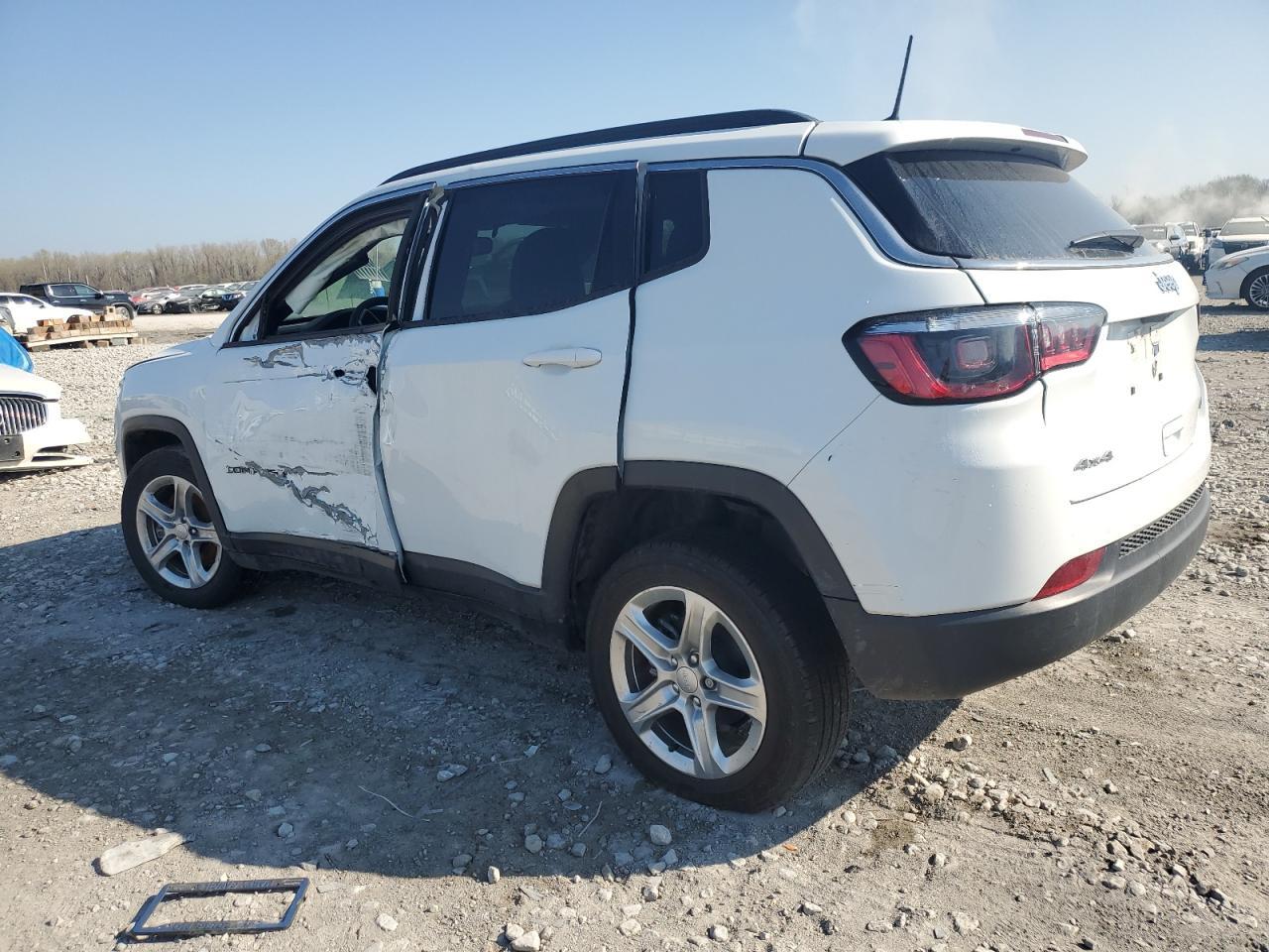 2024 Jeep Compass Latitude - Image 2