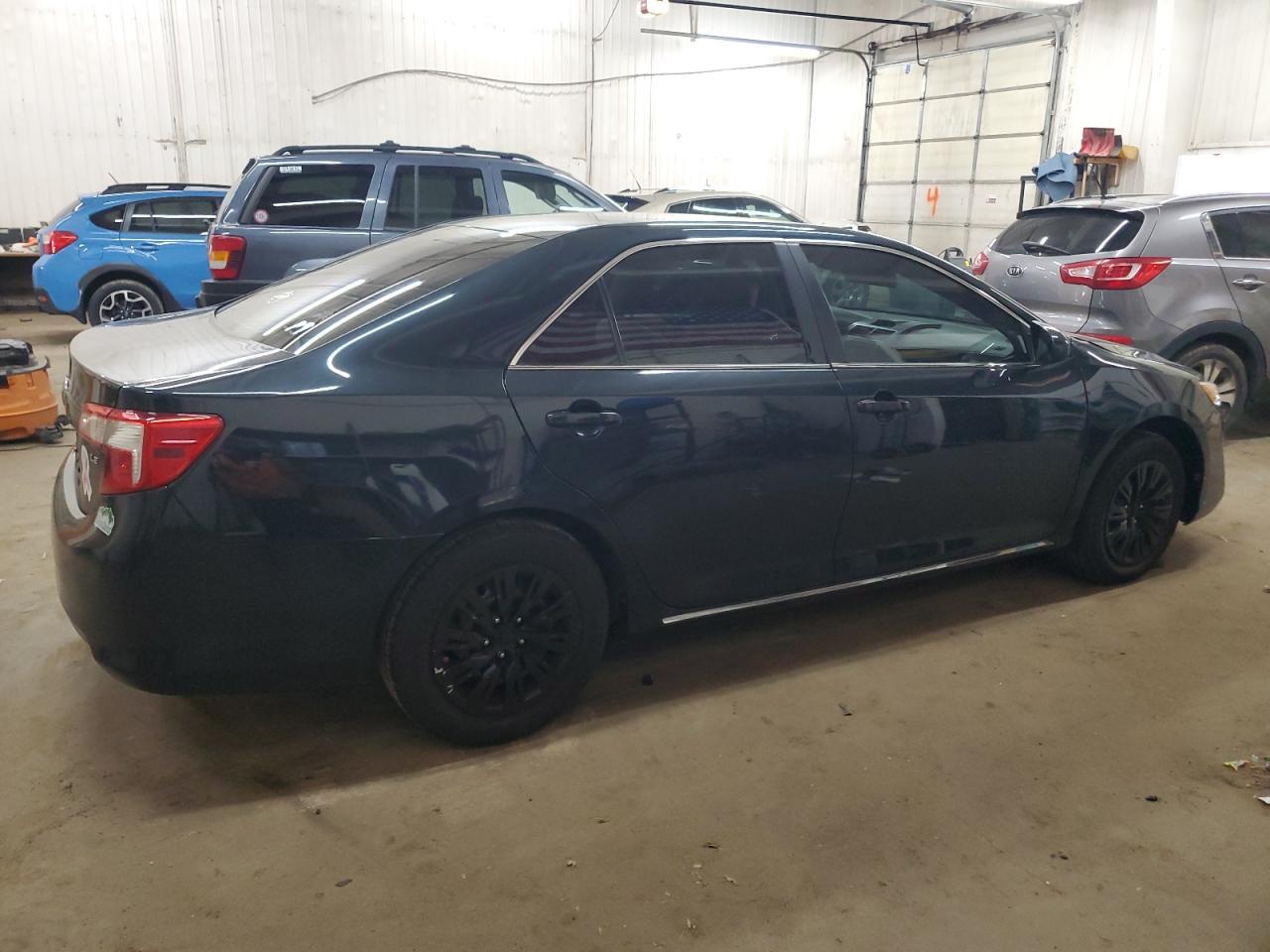 2012 Toyota Camry Base - Фото 3