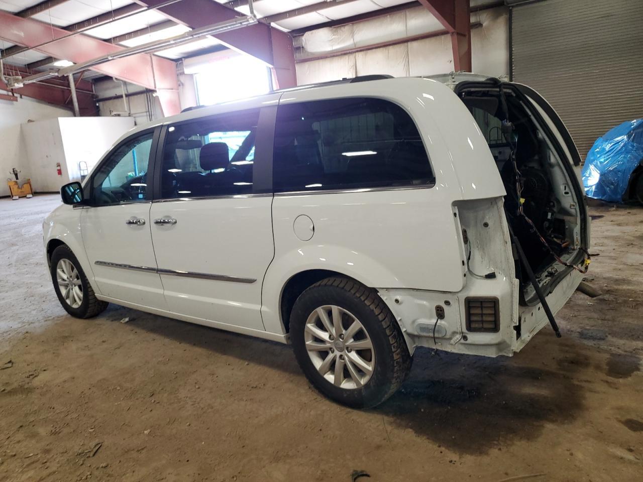 2016 Chrysler Town & Country Limited Platinum - Фото 2