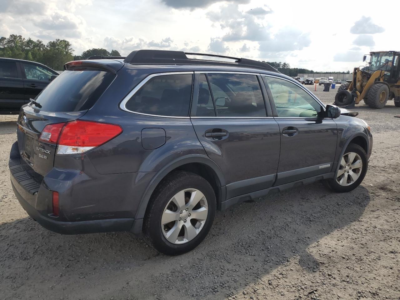 2010 Subaru Outback 3.6R Limited - Фото 3