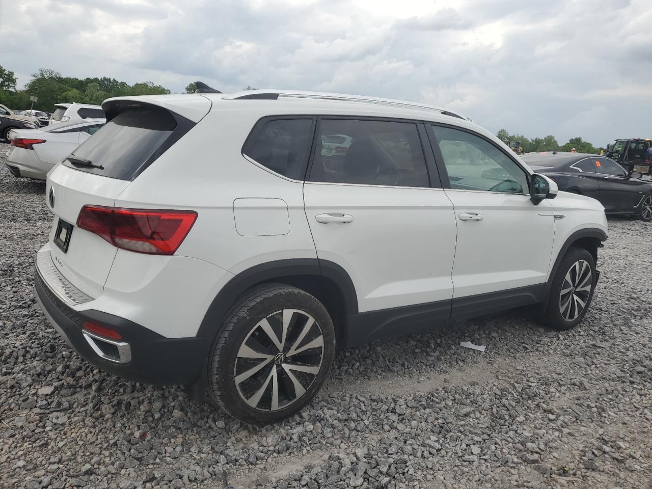 2022 Volkswagen Taos - Фото 3