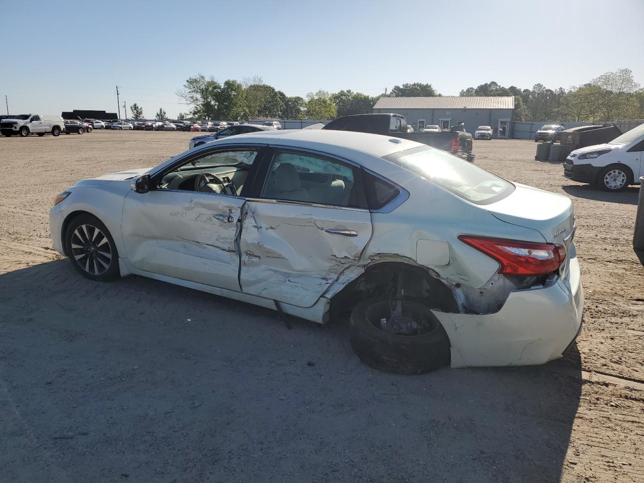 2017 Nissan Altima 2.5 - Image 2