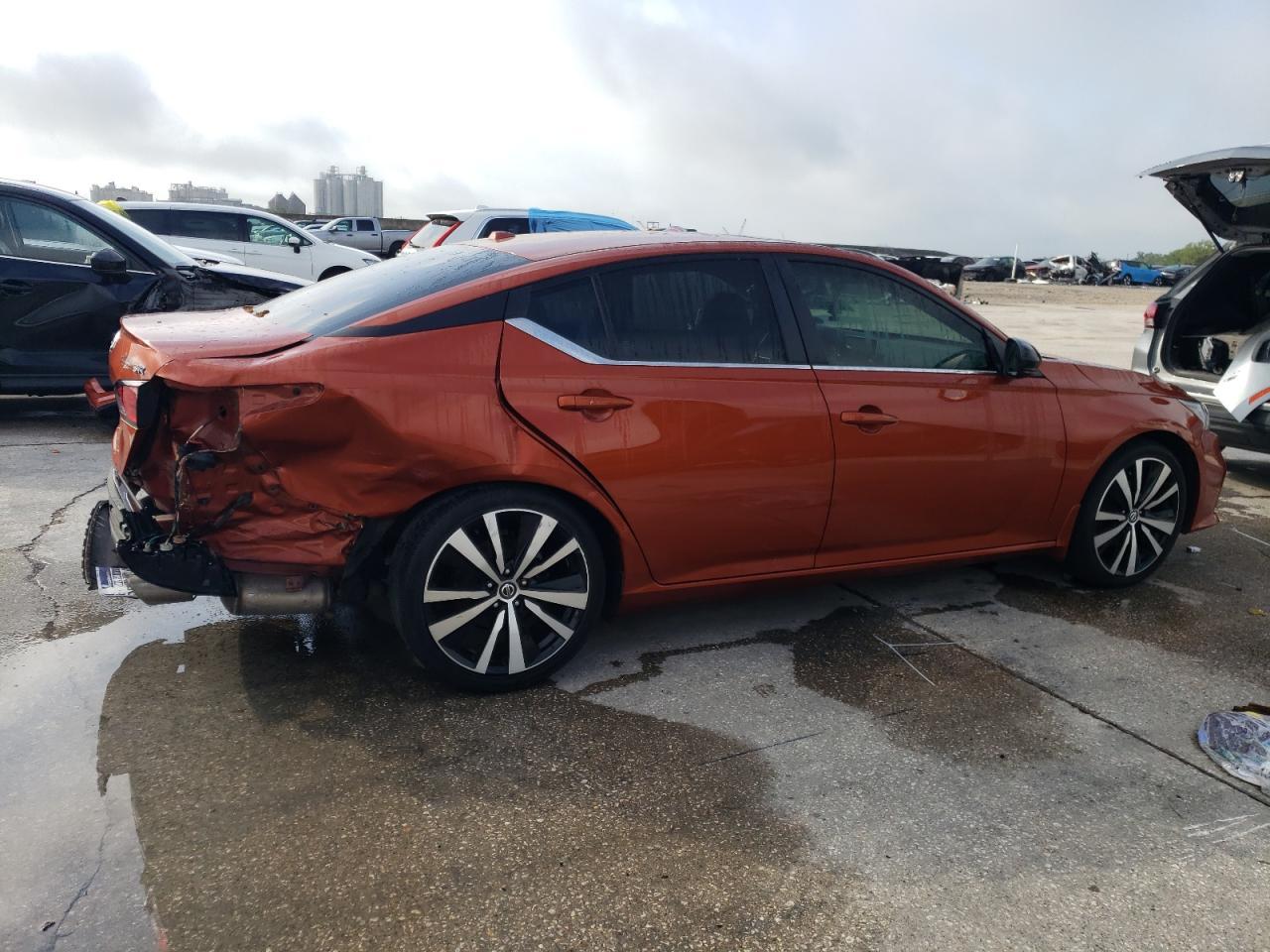 2019 Nissan Altima Sr - Image 3