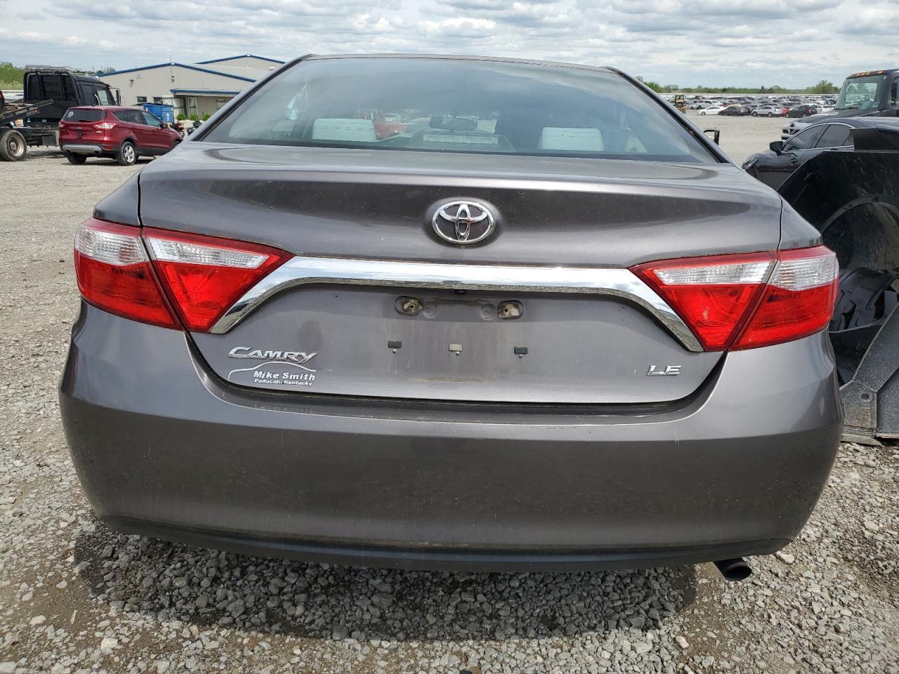 2016 Toyota Camry Le - Фото 6