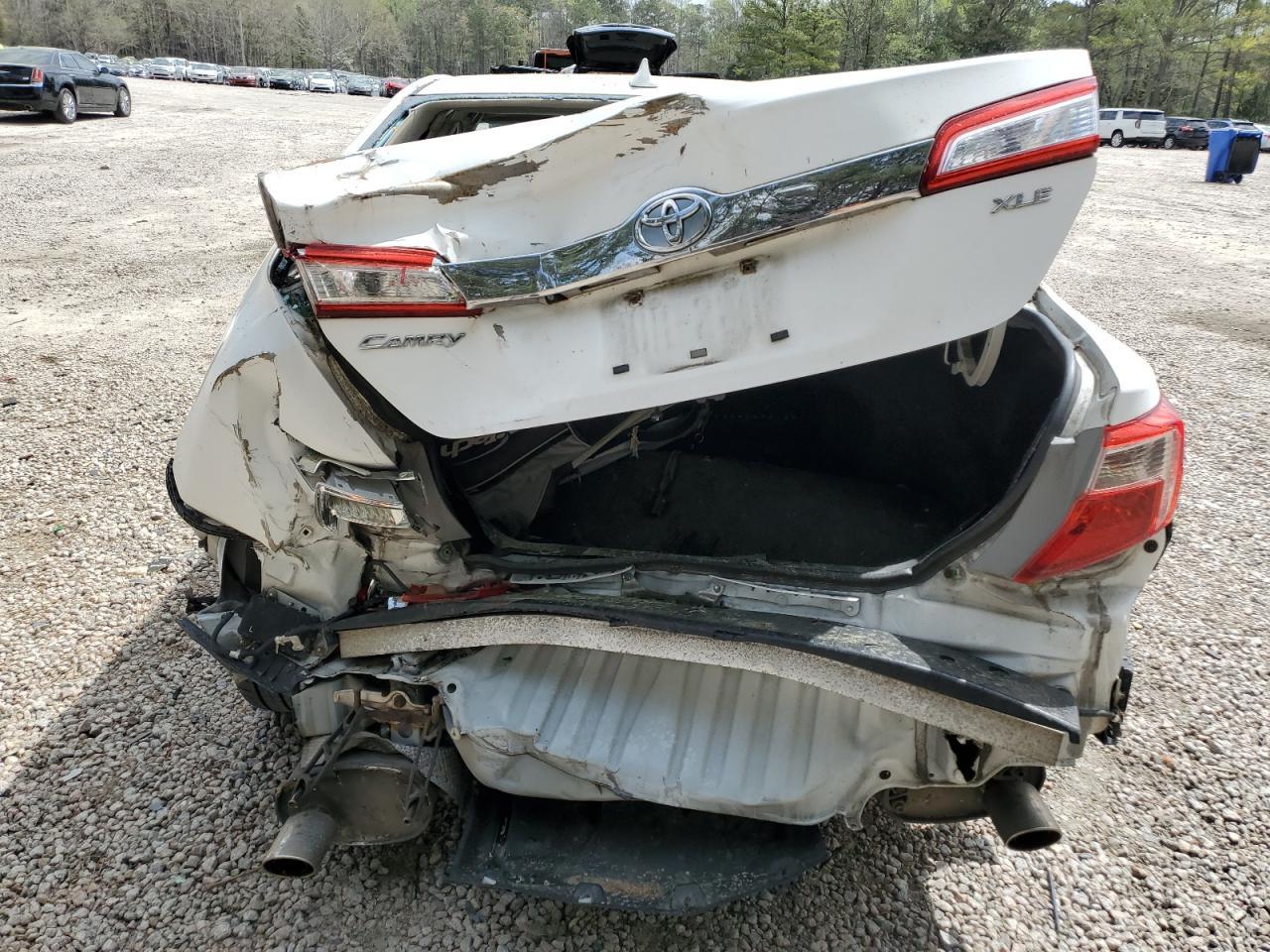 2012 Toyota Camry Se - Image 6