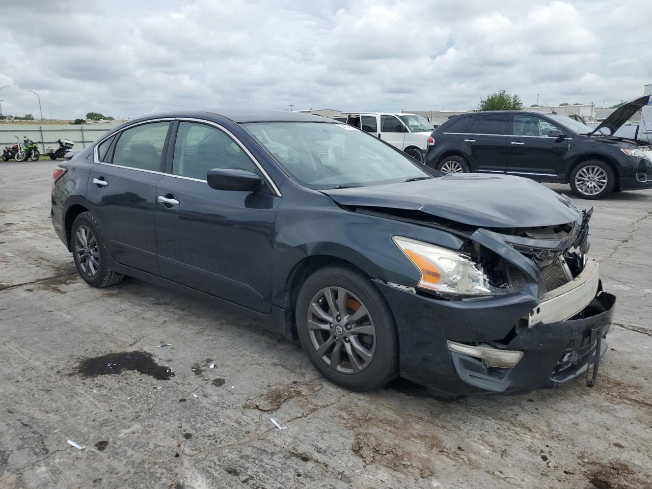 2015 Nissan Altima 2.5 - Image 4