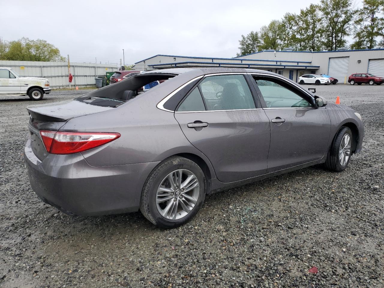 2016 Toyota Camry Le - Image 3
