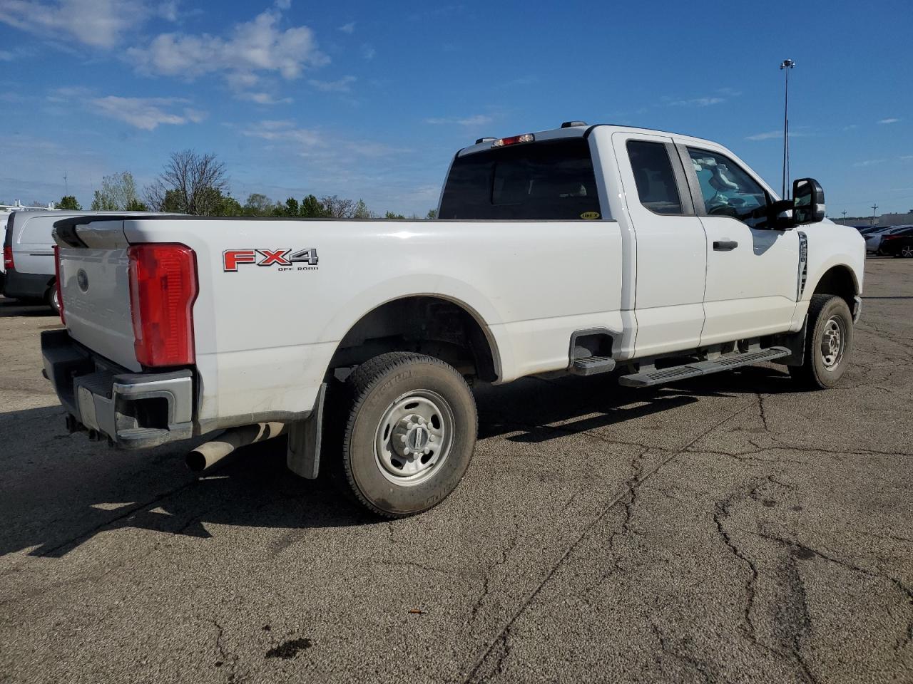 2024 Ford F250 Super Duty - Image 3