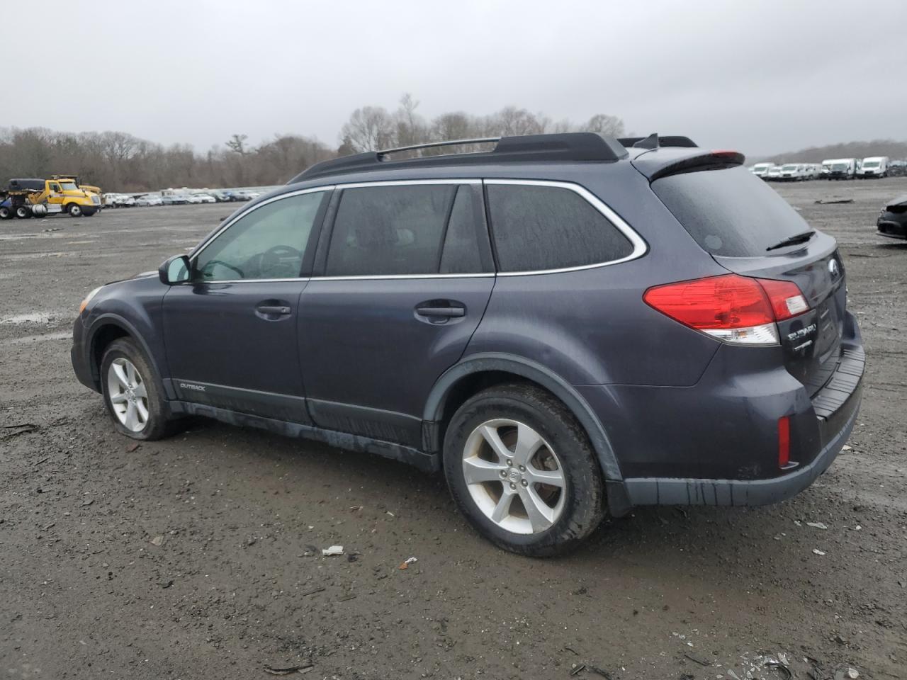 2013 Subaru Outback 3.6R Limited - Фото 2