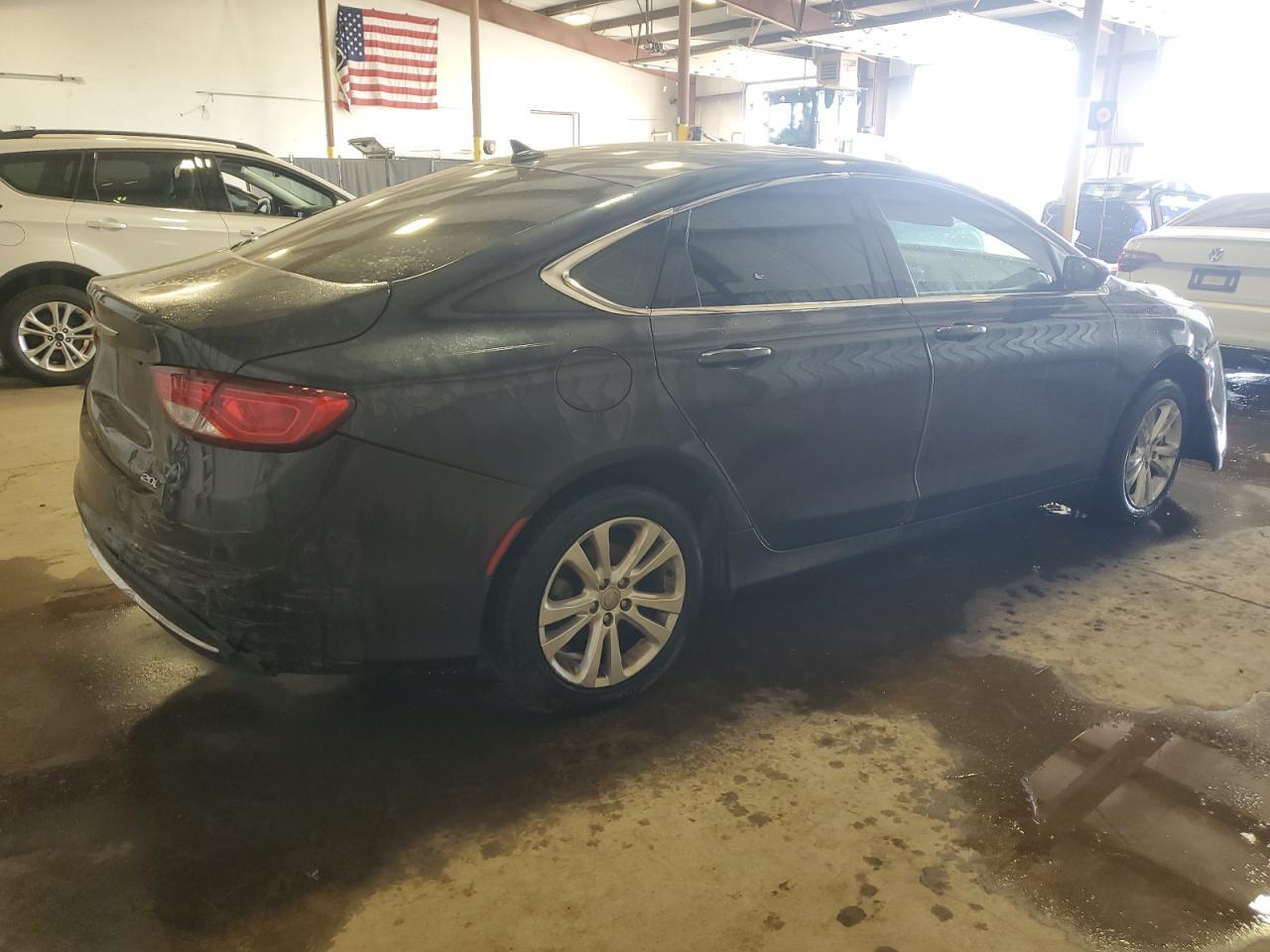 2017 Chrysler 200 Limited - Фото 3