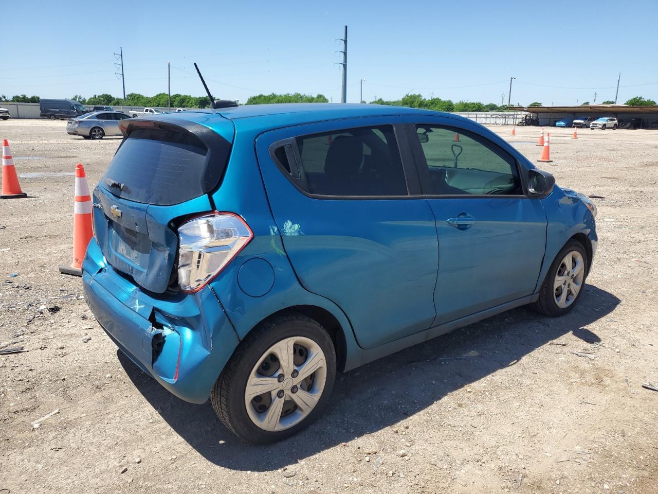 2020 Chevrolet Spark Ls - Фото 3