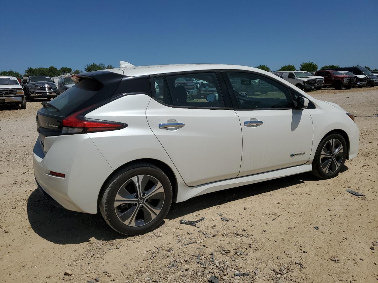 2018 Nissan Leaf S - Image 3