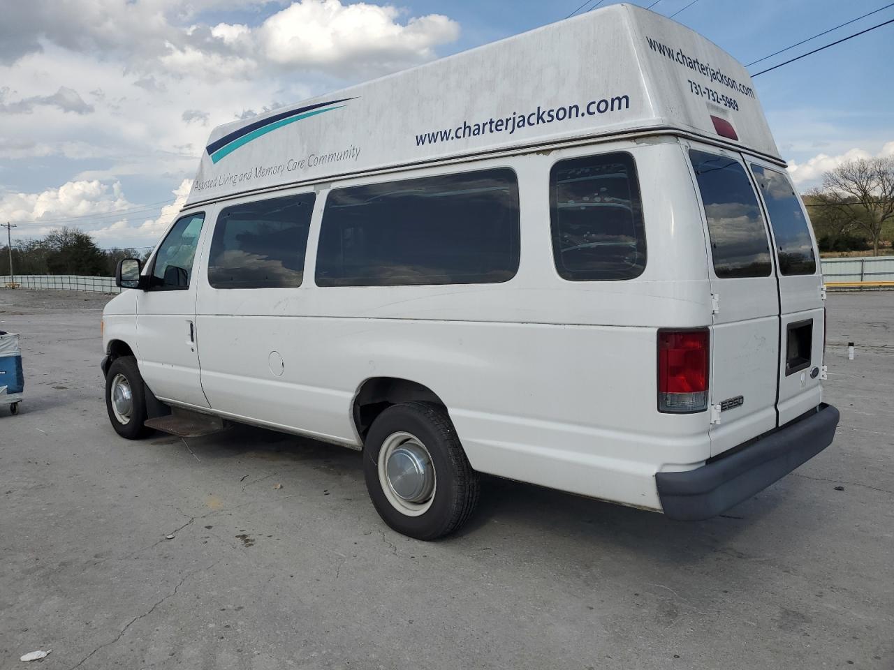 2006 Ford Econoline E250 Van - Image 2