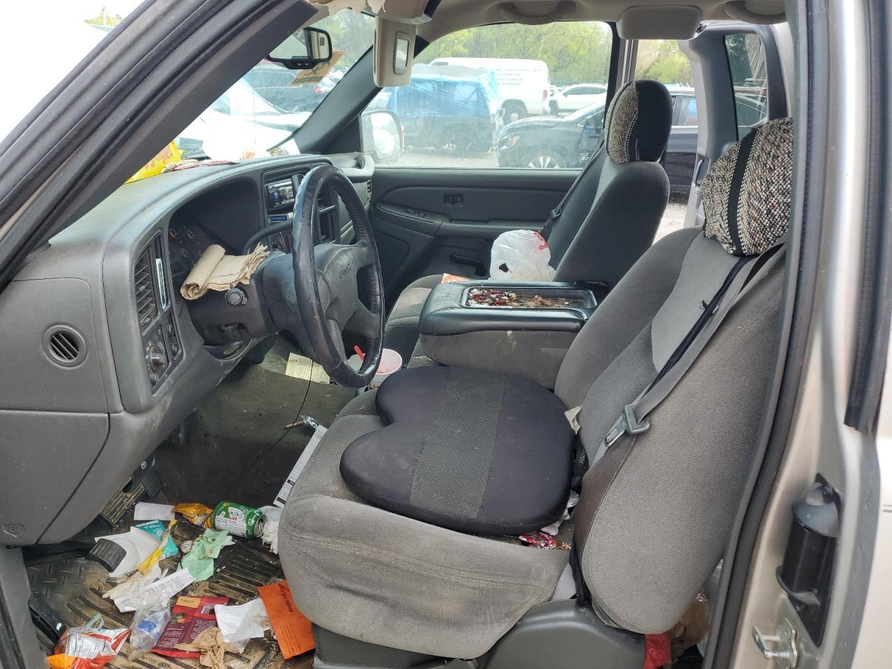 2005 GMC New Sierra C1500 - Image 7