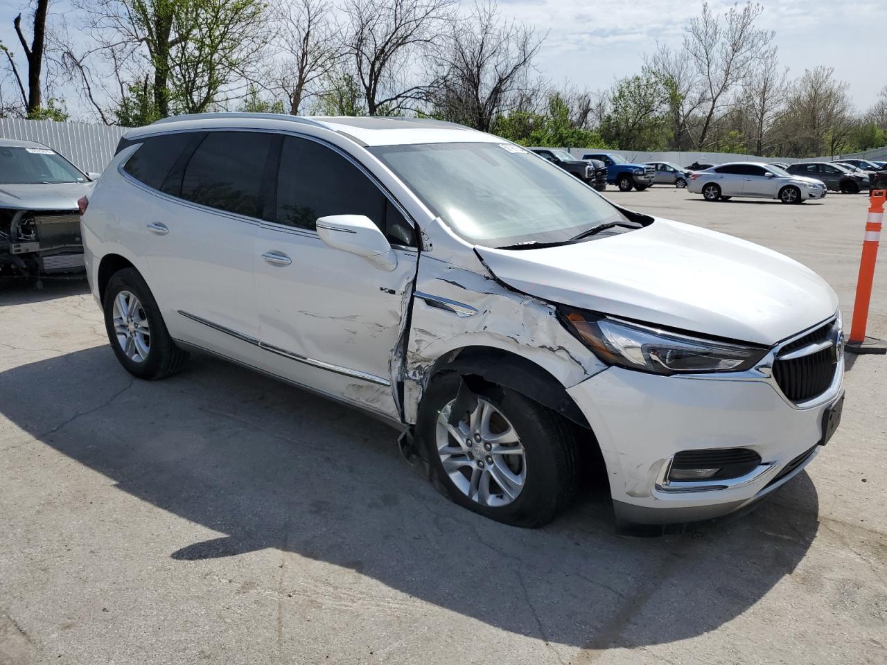 2018 Buick Enclave Essence - Image 4