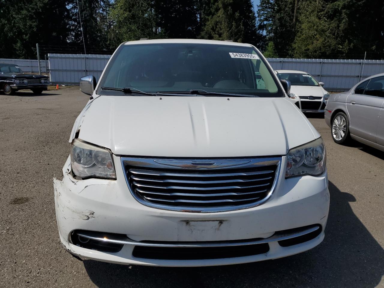 2013 Chrysler Town & Country Touring L - Фото 5