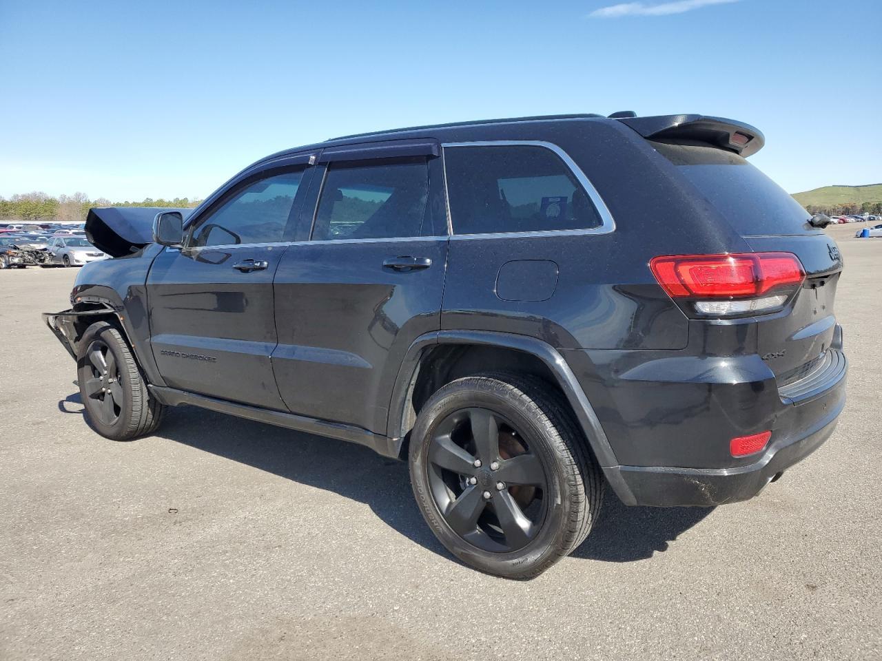 2015 Jeep Grand Cherokee Laredo - Image 2