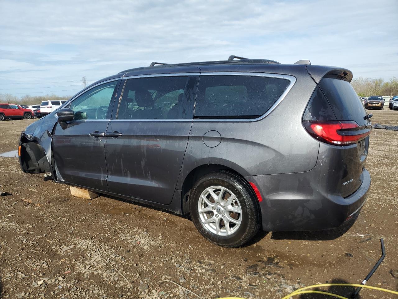 2022 Chrysler Pacifica Touring L - Image 2