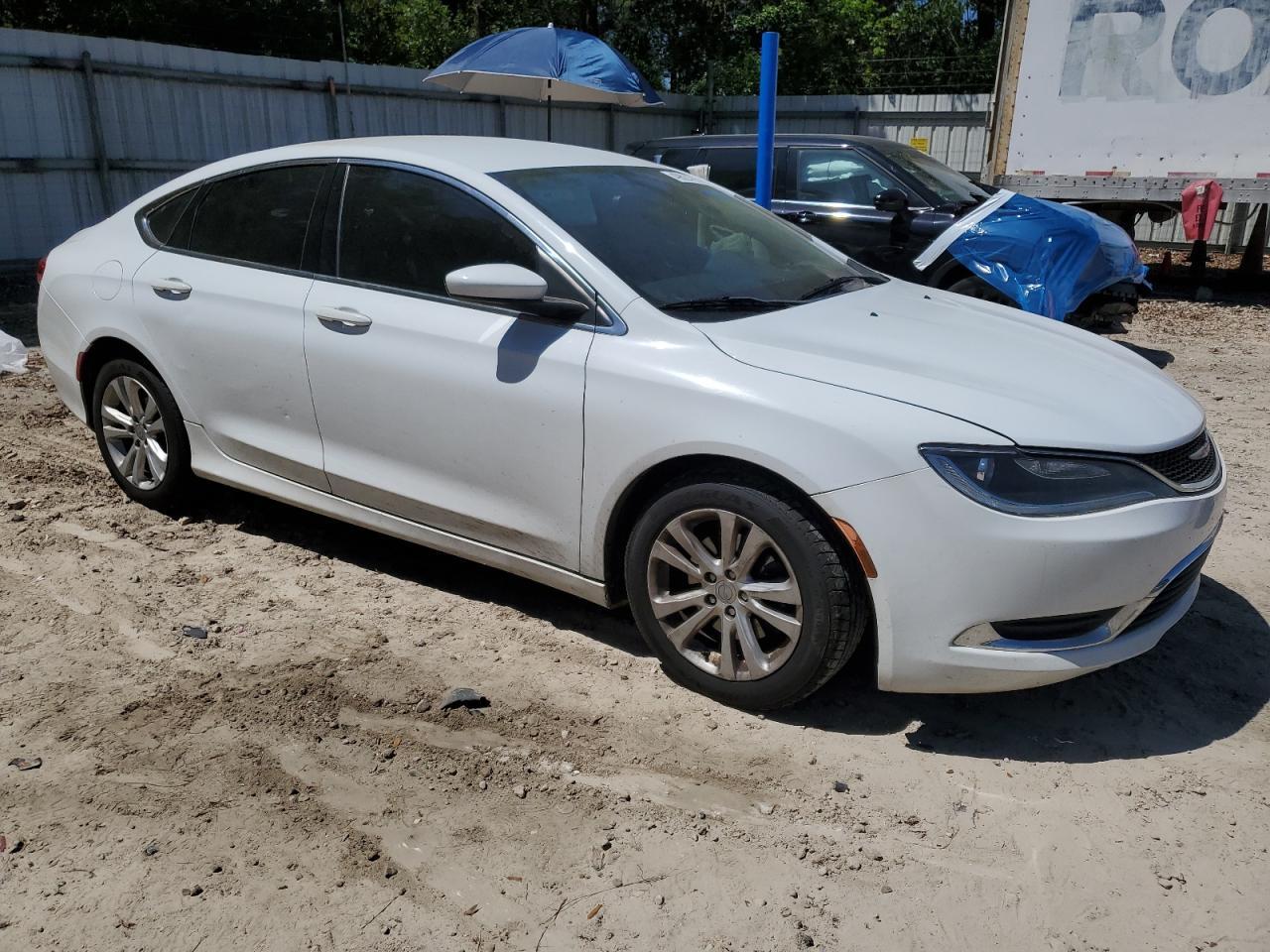 2016 Chrysler 200 Limited - Фото 4