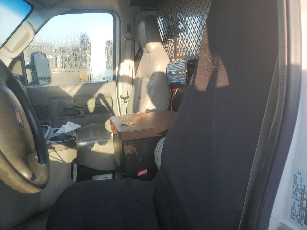 2009 Ford Econoline E350 Super Duty Van - Image 6