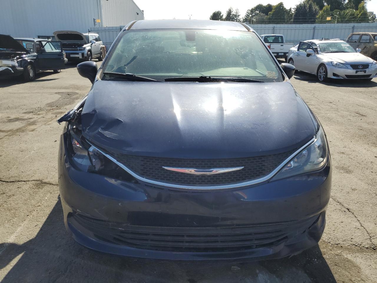 2017 Chrysler Pacifica Lx - Фото 5