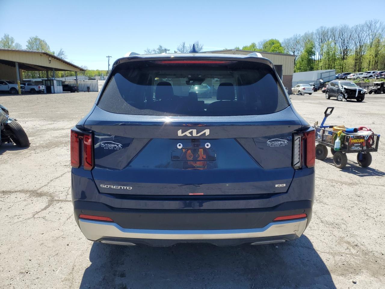 2025 Kia Sorento S - Фото 6