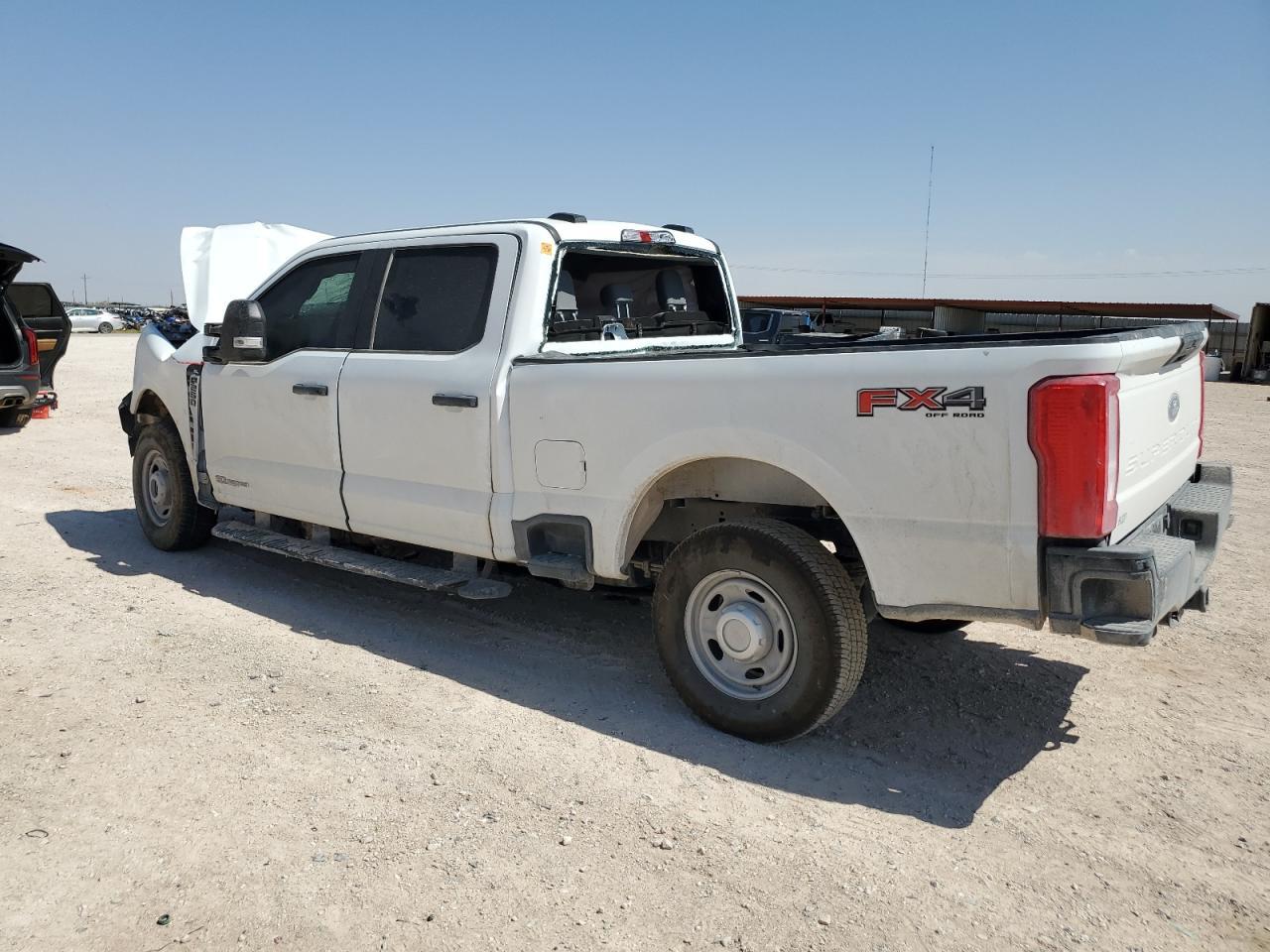 2025 Ford F250 Super Duty - Фото 2