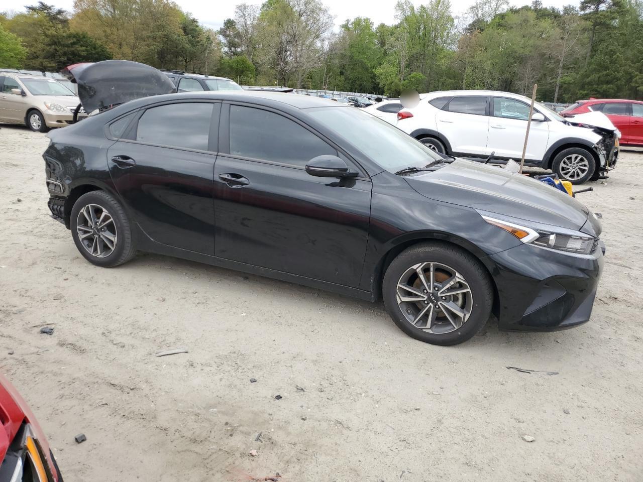 2023 Kia Forte Lxs - Фото 4