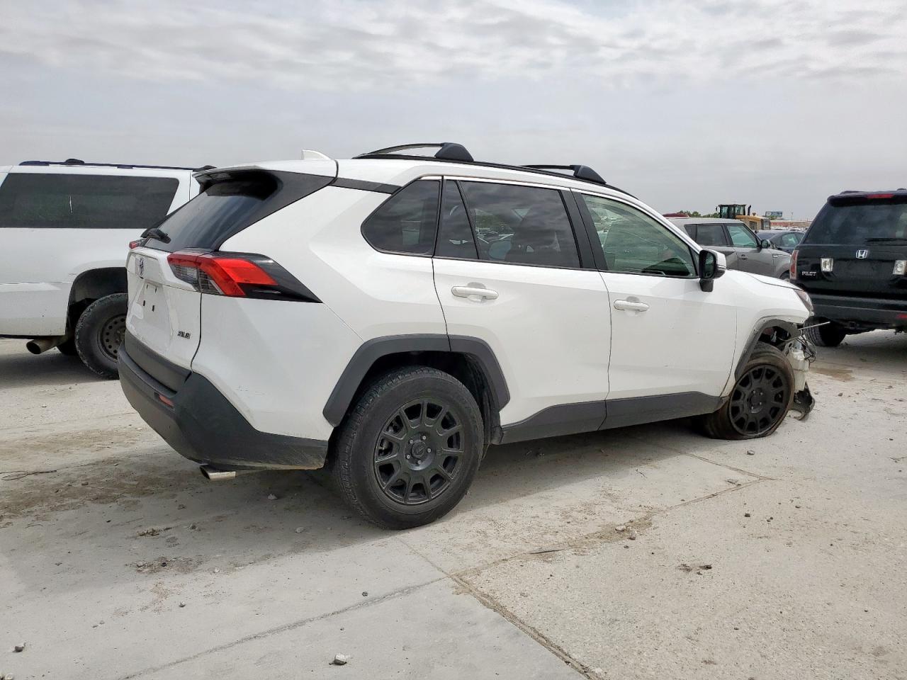2019 Toyota Rav4 Xle - Фото 3
