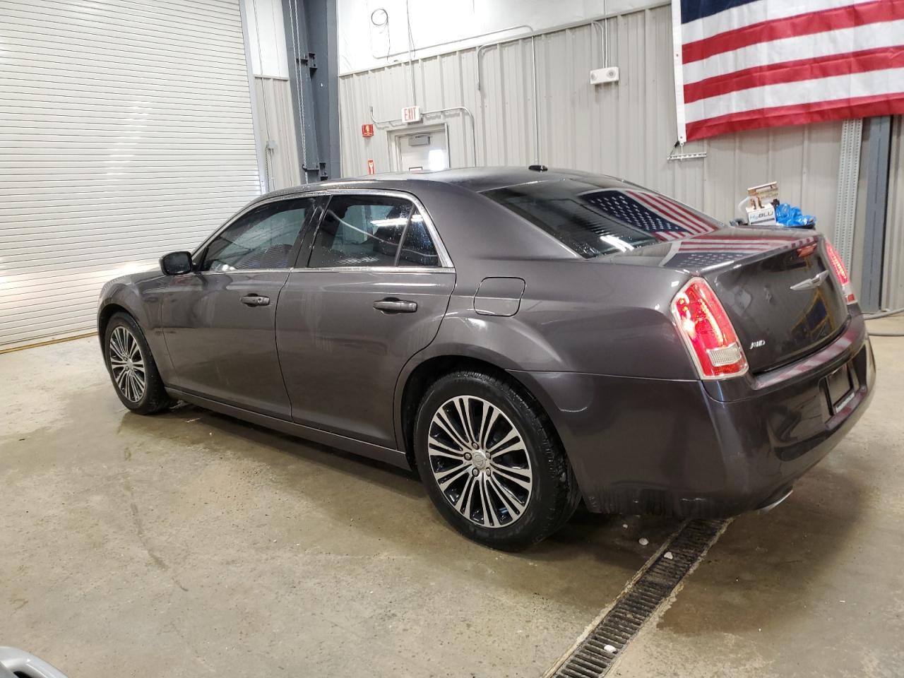 2013 Chrysler 300 S - Фото 2