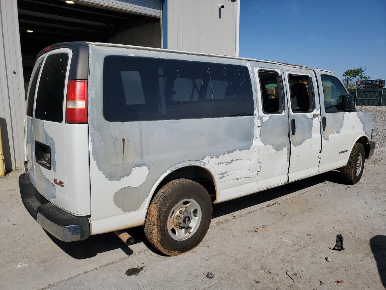 2003 GMC Savana G3500 - Image 3