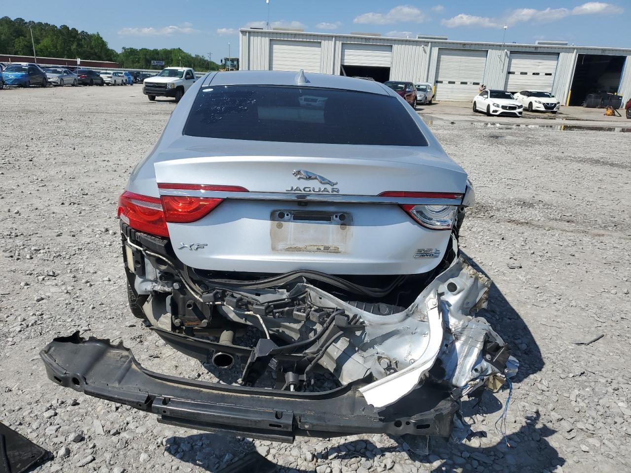 2016 Jaguar Xf Prestige - Image 6