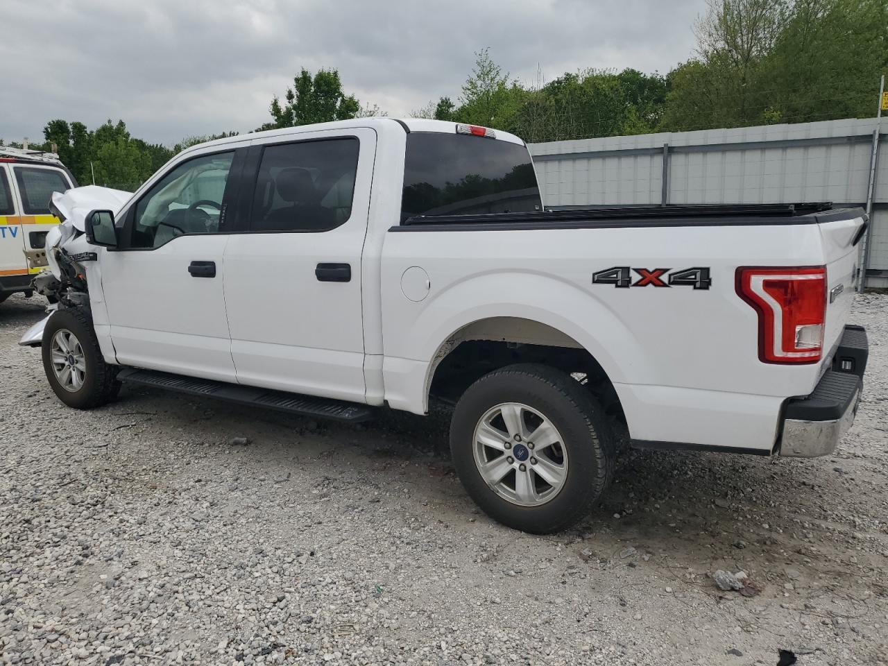 2017 Ford F150 Supercrew - Фото 2