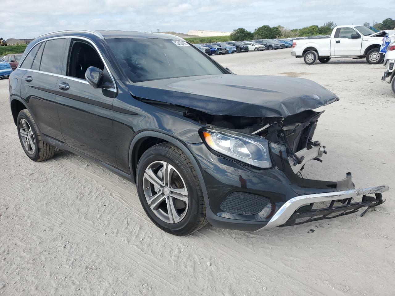 2017 Mercedes-Benz Glc 300 - Фото 4