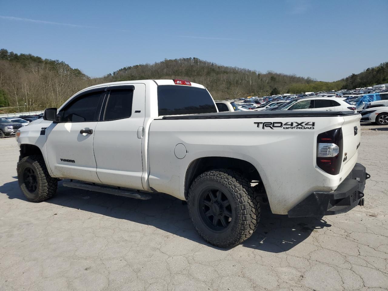 2017 Toyota Tundra Double Cab Sr - Фото 2